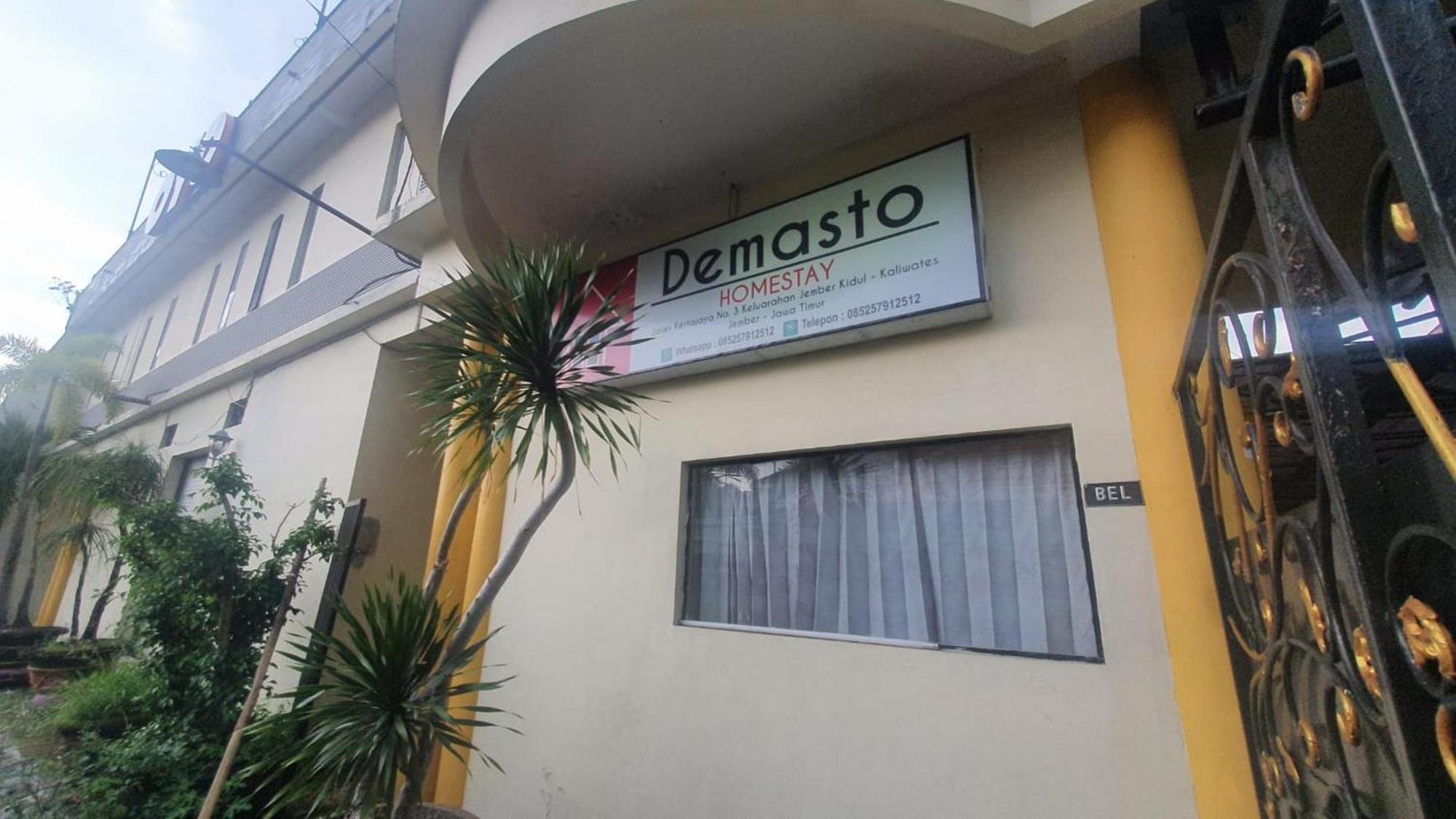Reddoorz Syariah At Demasto Homestay Jembel Eksteriør billede